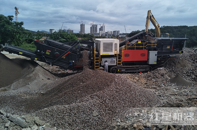 移动破碎机现场